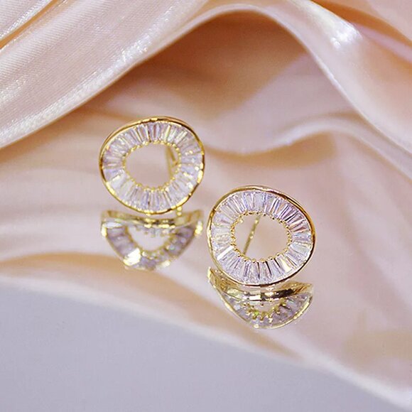 “Angelica” White Geode/Crystal Irregular Circle Geometric Stud Abstract Earrings - Picture 2 of 5